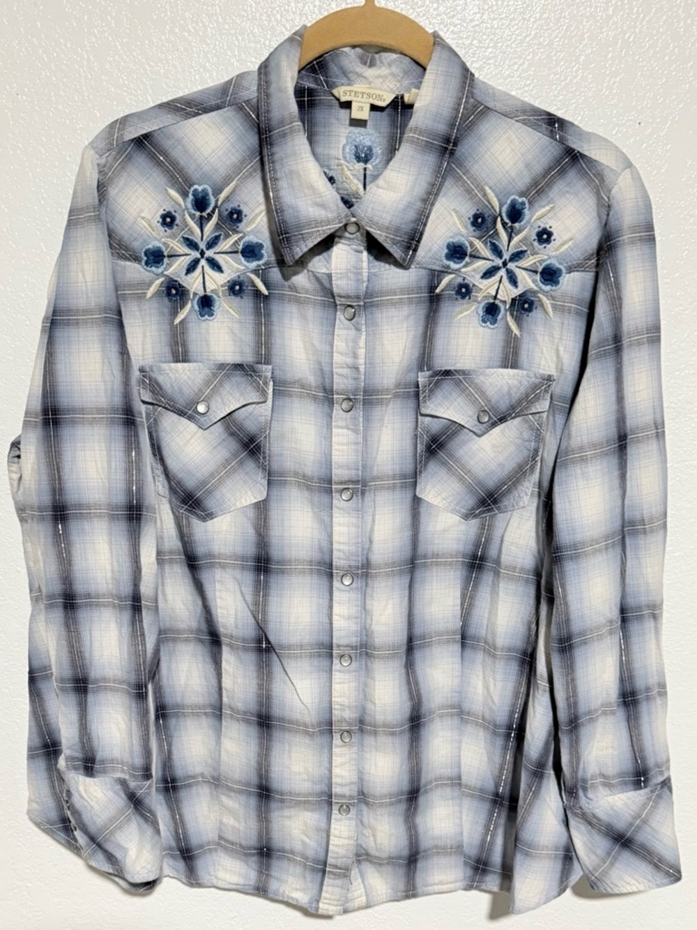 Stetson Women’s Embroidered Blue Plaid Western Button Up Collared Shirt Size 2X - Picture 2 of 10